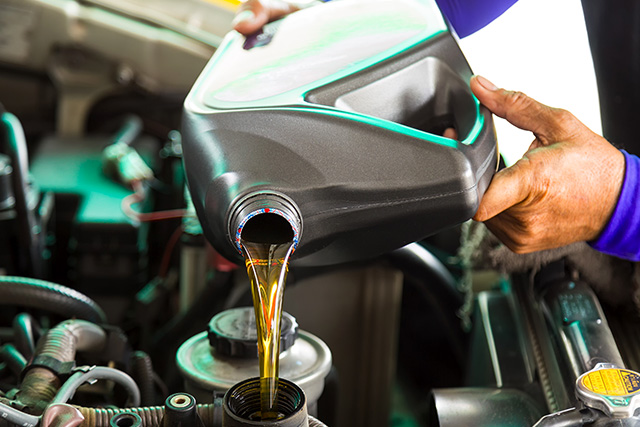 RENN-services-oil-change-1-1